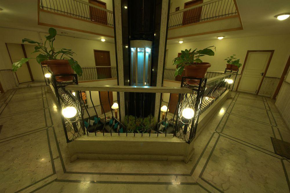 Hm Suites & Studios Bangalore Buitenkant foto